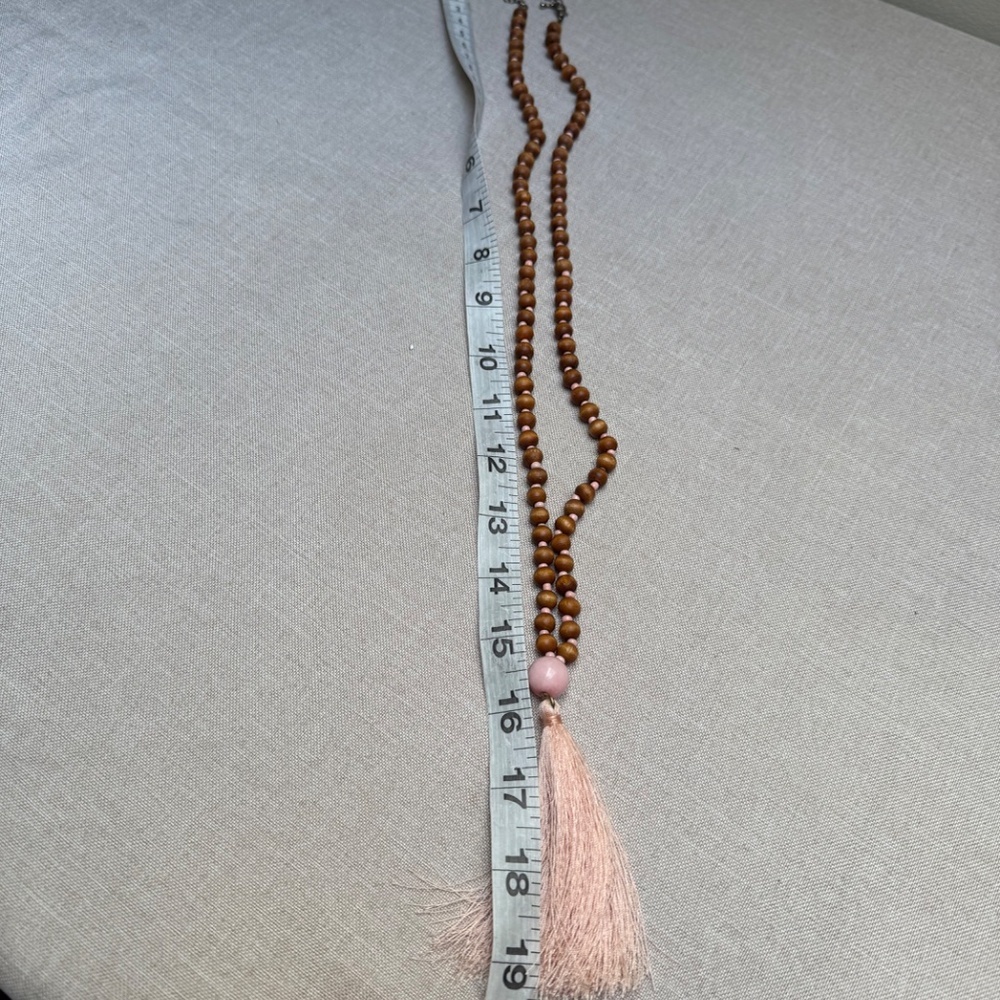 Natural Sandalwood and Tassel Malla Bead Necklace - Picture 5 of 8
